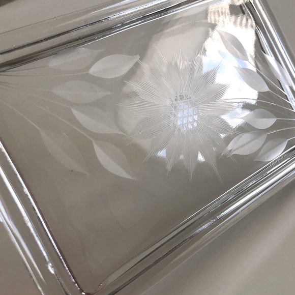 ♦️♣️Vintage Floral Etched Glass Playing Card Holder C.1970’s Sunflower Motif - Picture 5 of 6